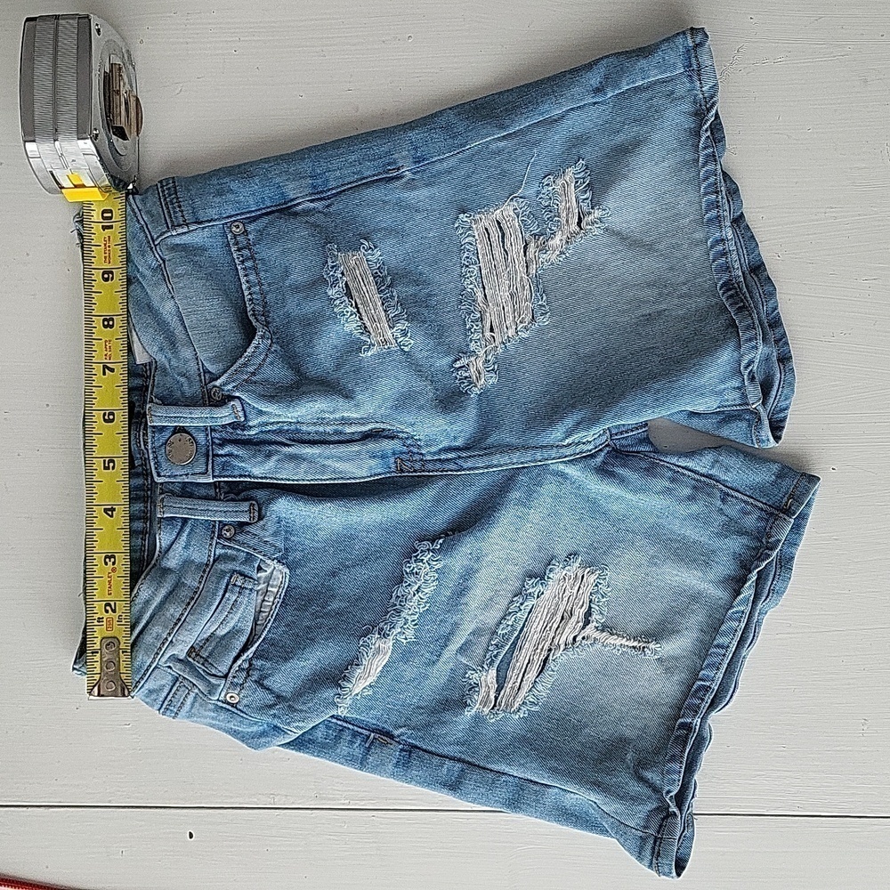 Simple society Distressed Jeans shorts size 0/24 - Picture 4 of 6